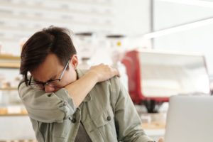 What Happens if I Sneeze During LASIK? featured image